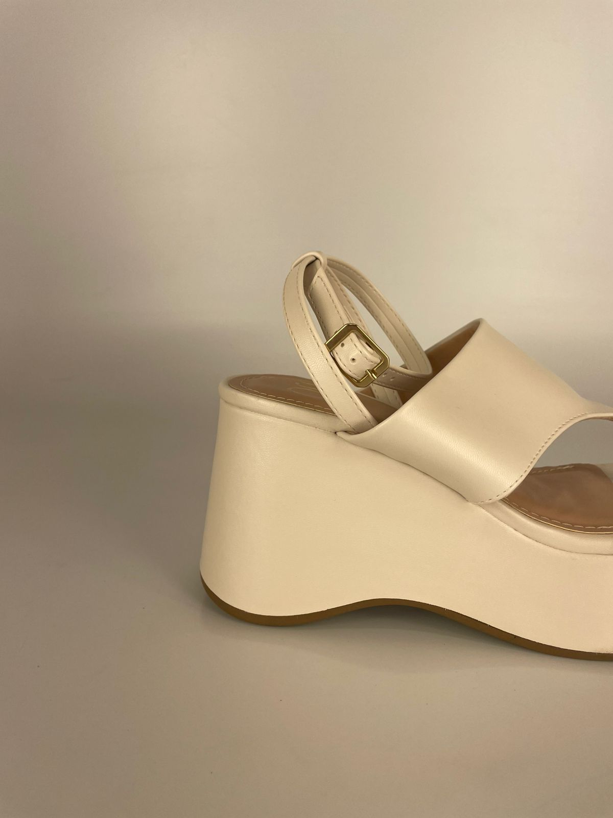 c77b4b61-b74a-478e-a2d3-9cad95a75cdf