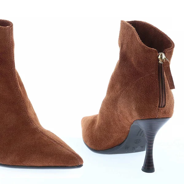 01-bota-marisa-solis-brasil